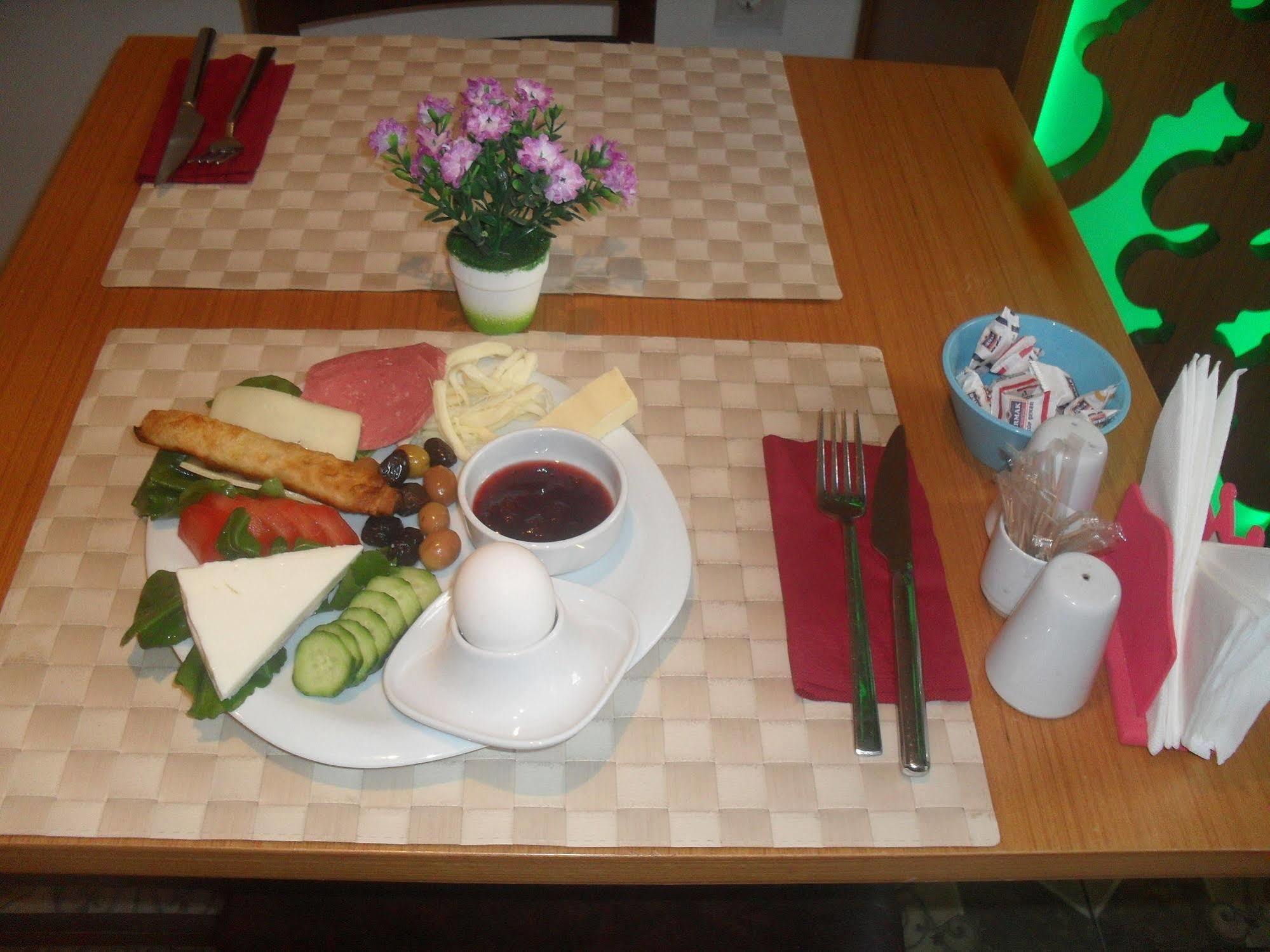 Jakaranda Hotel อิสตันบูล ภายนอก รูปภาพ