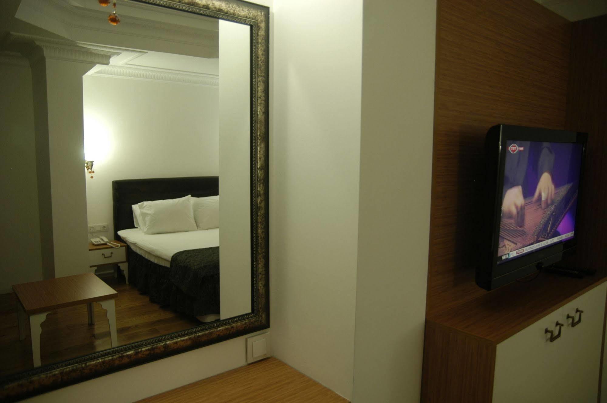 Jakaranda Hotel อิสตันบูล ภายนอก รูปภาพ