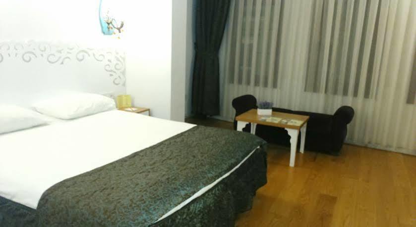 Jakaranda Hotel อิสตันบูล ภายนอก รูปภาพ